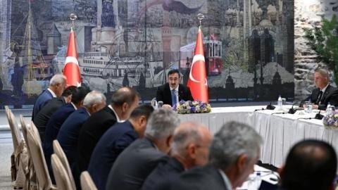 Cumhurbaşkanı Yardımcısı Yılmaz patronlarla buluştu